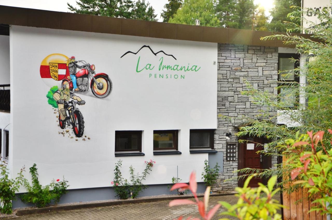 La Irmania Pension Леденицен Экстерьер фото