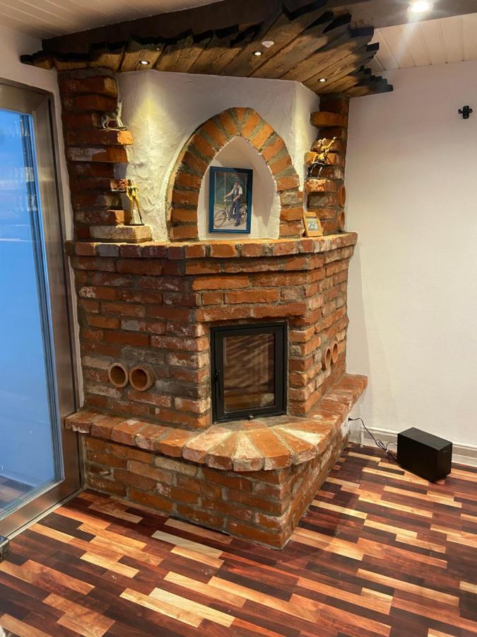 La Irmania Pension Леденицен Экстерьер фото
